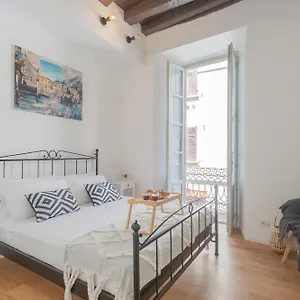 Independence With Balcony By Rent Como